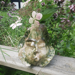 SYNGENDE OG KYSSENDE VANDSKABNING VASE – produktbillede