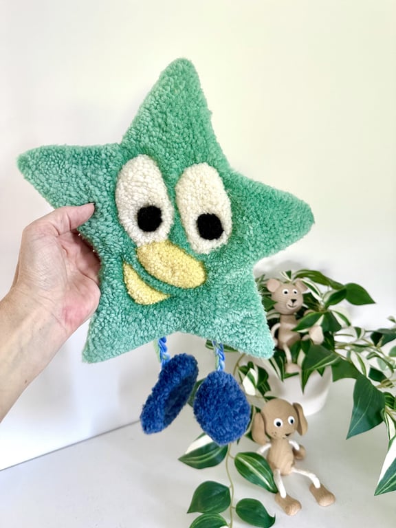 Tuftet vægophæng i uld – Håndlavet til børneværelset 