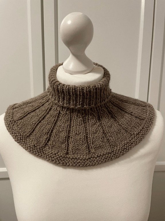 Printet opskrift: Loving Lissi Halsedisse (junior) billede 2