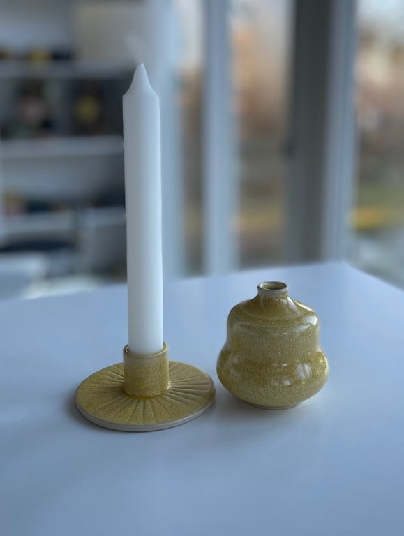 Lille buet vase, hørgul billede 2