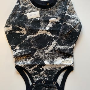 Body med lange ærmer. Størrelse 74 – produktbillede