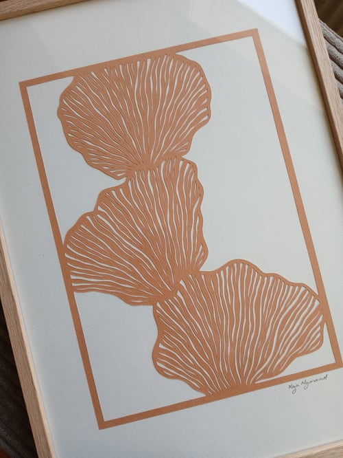 A3 papercut, fersken, indrammet 