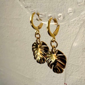 Monstera øreringe  – produktbillede