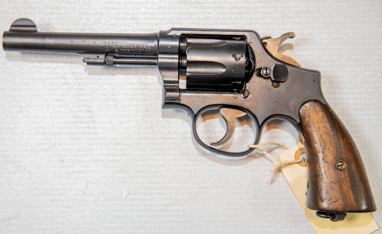 Smith &amp; Wesson .38 spec "Victory"