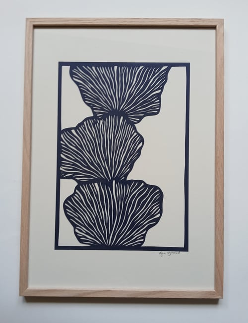 A3 papercut, Marineblå, indrammet 