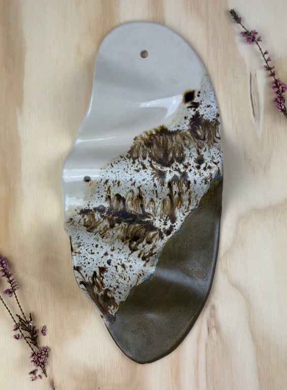 Beige vægrelief - 30,5 x 14,5 cm