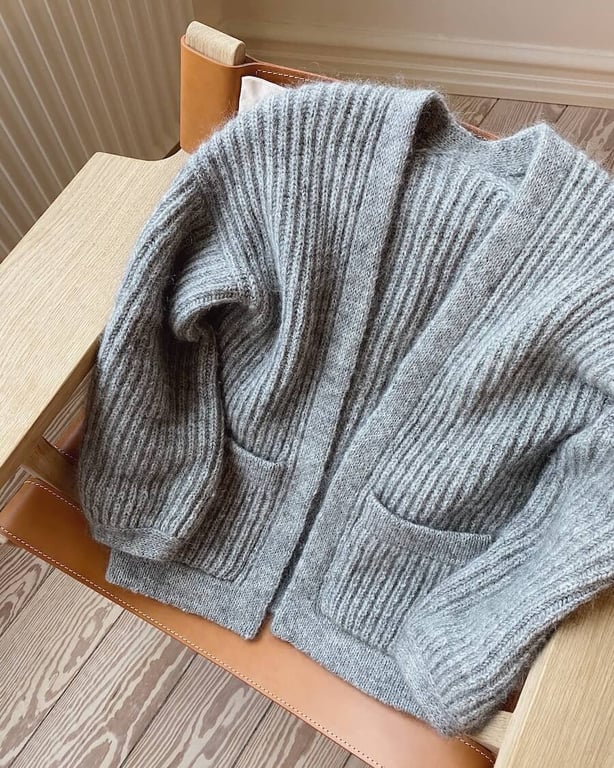 Opskrift: PetiteKnit - NOVEMBER JACKET