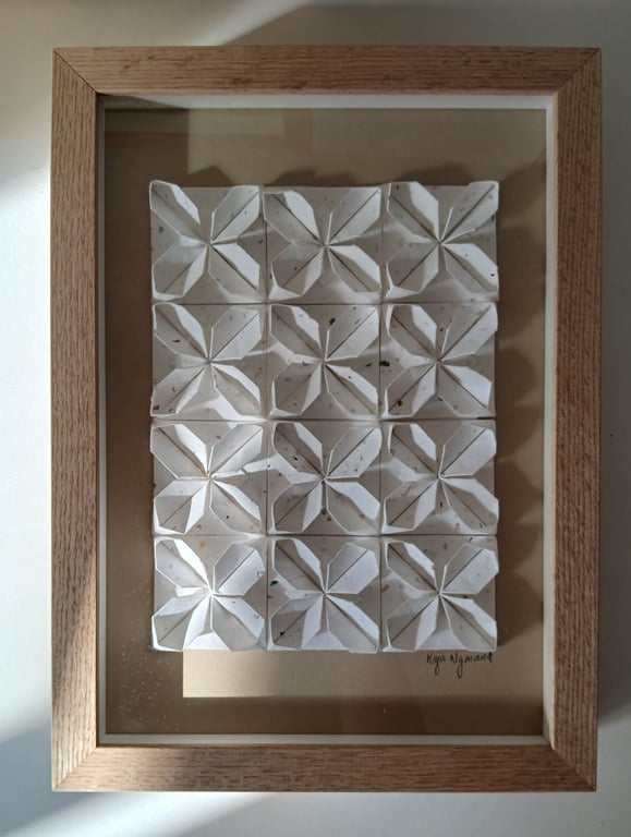 A4, foldet værk, tivoli-beige, indrammet (2)