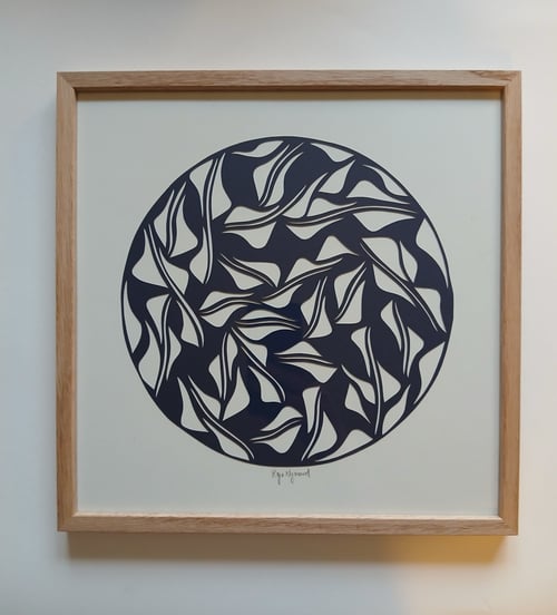 30x30cm papercut, Marineblå, indrammet 