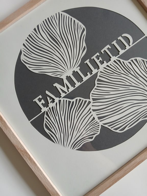 Familietid, 30x30cm, antracit, indrammet (2)