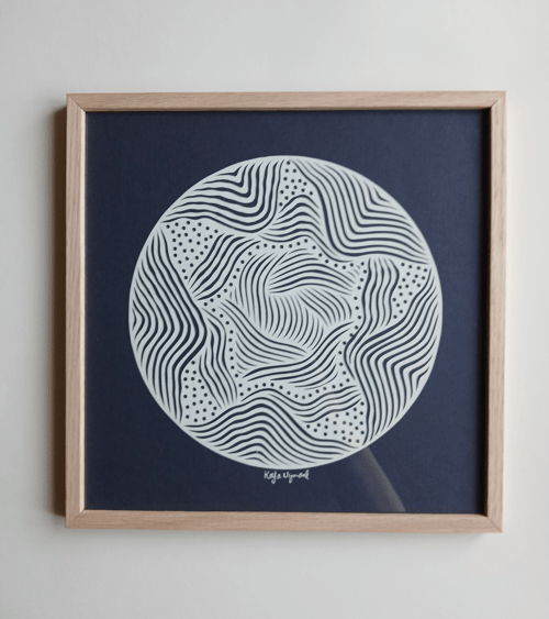 30x30cm papercut, marine, knækket hvid, indrammet 