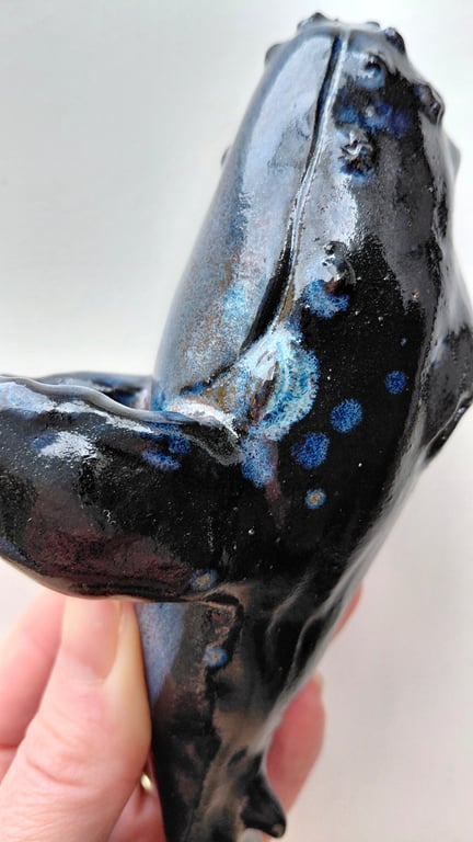 væghængt dansende pukkelhval  billede 2