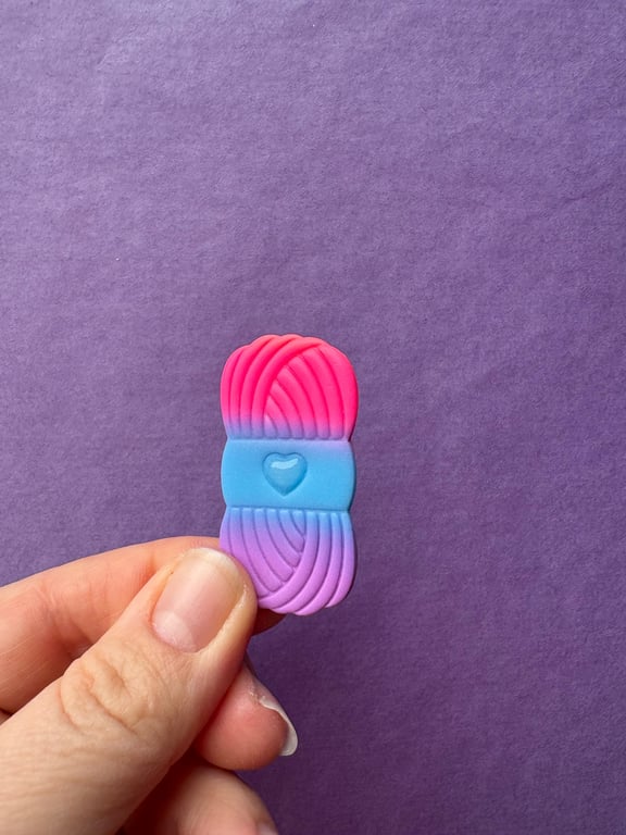 #1 garnnøgle broche