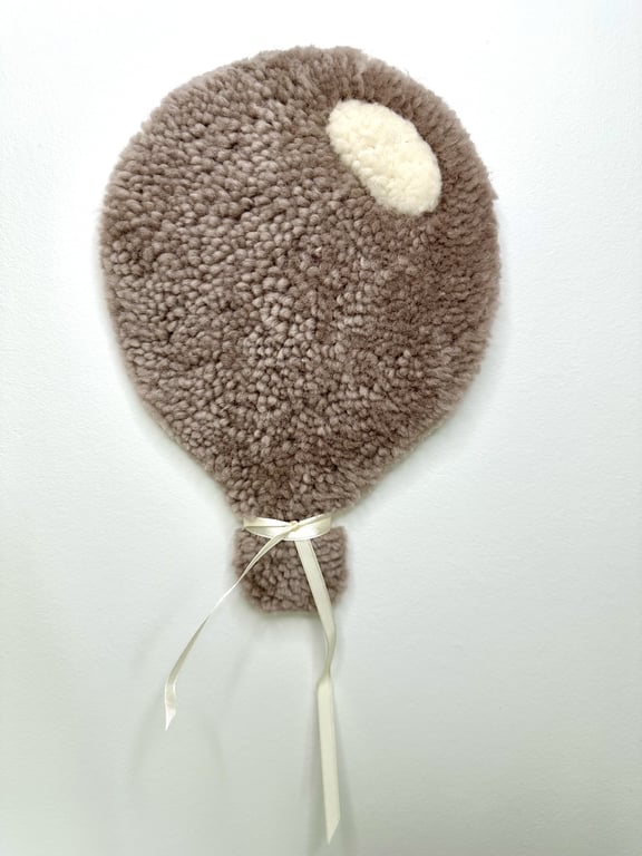 Tuftet farverig ballon (lille)- Håndlavet vægkunst i 100% uld. billede 3