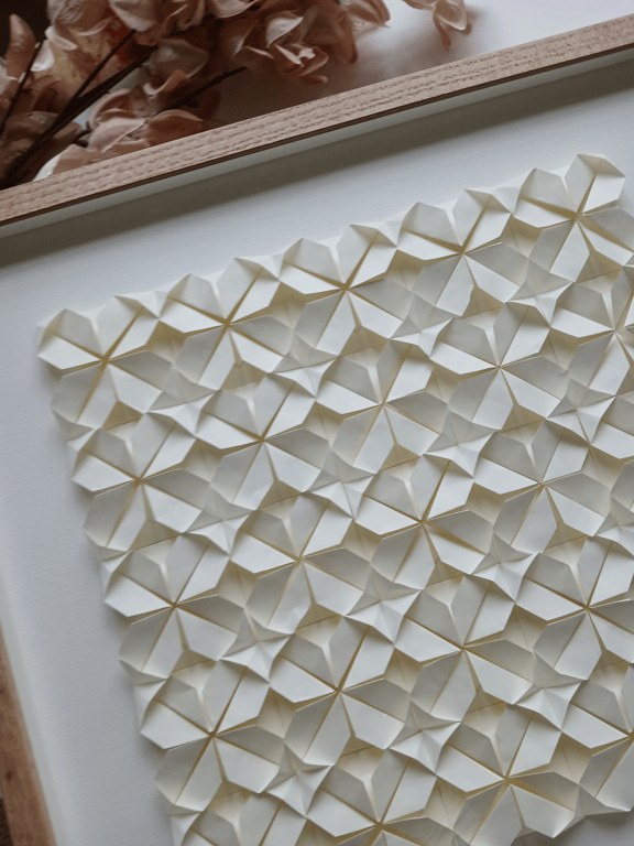 50x50cm foldet papirværk, naturhvid, indrammet billede 2