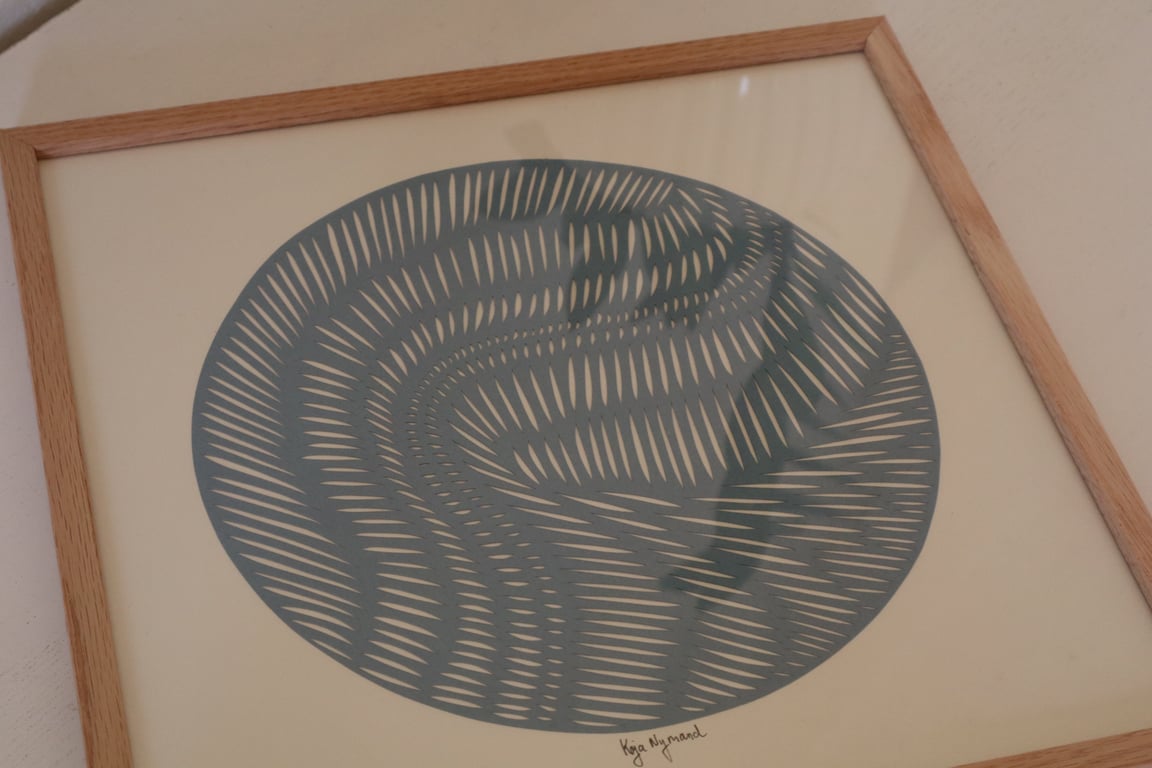 30x30cm papercut, støvet blå, indrammet (3)