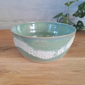 Skålen er 7,5 cm høj og 19 cm i diameter – produktbillede