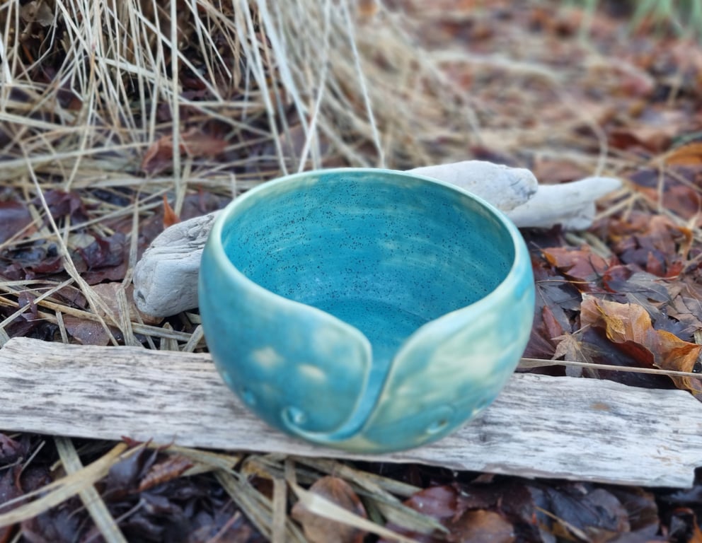 Strikkeskål, mat grøn mat. Diameter 16 cm