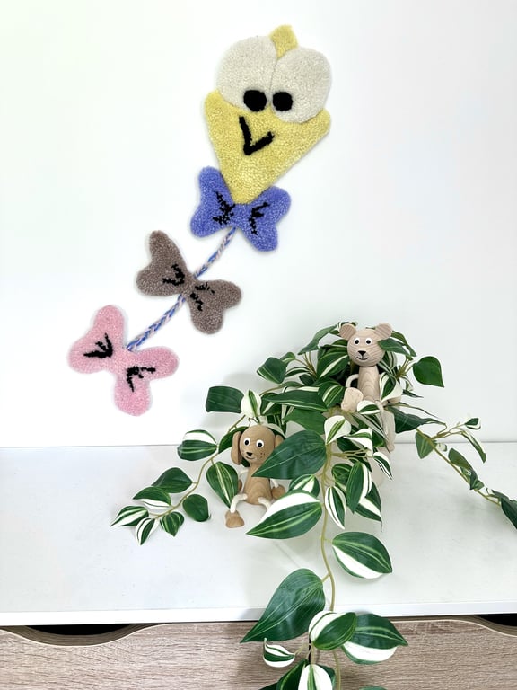 Tuftet drage som vægophæng i 100% uld – Håndlavet til børneværelset  billede 2