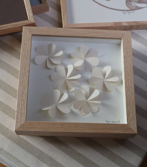 20x20cm 3d papirværk, naturhvid, indrammet