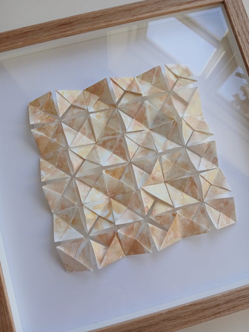 30x30cm unika akvarel, foldet papirværk. indrammet