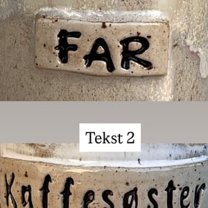 Kop med tekst på plade – produktbillede