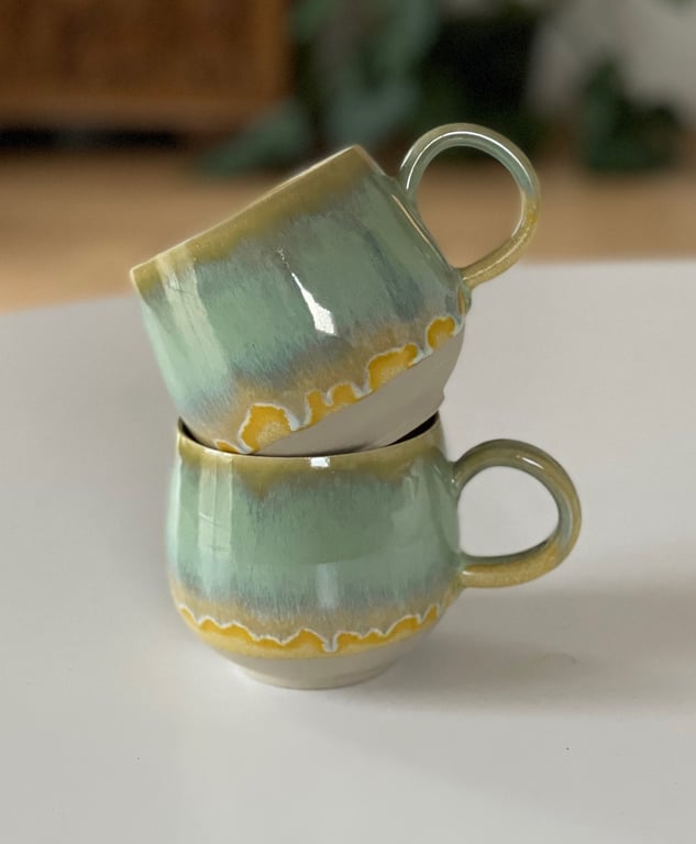 Buttet kop, hørgul m/ lys grøn