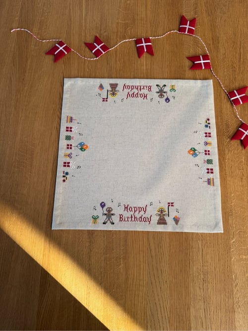 Brødserviet Happy Birthday 2044-DK Str. 40 x 40 cm.