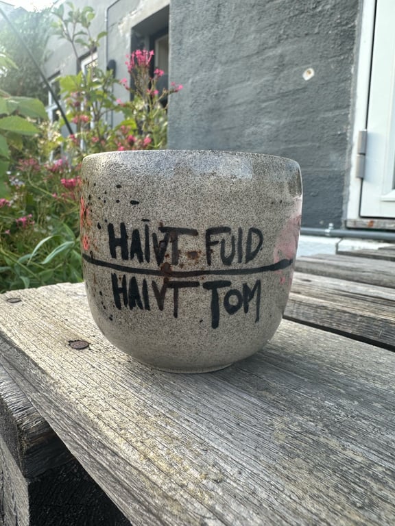 Art Kop . Halvt fuld/Tom (UNIKA)