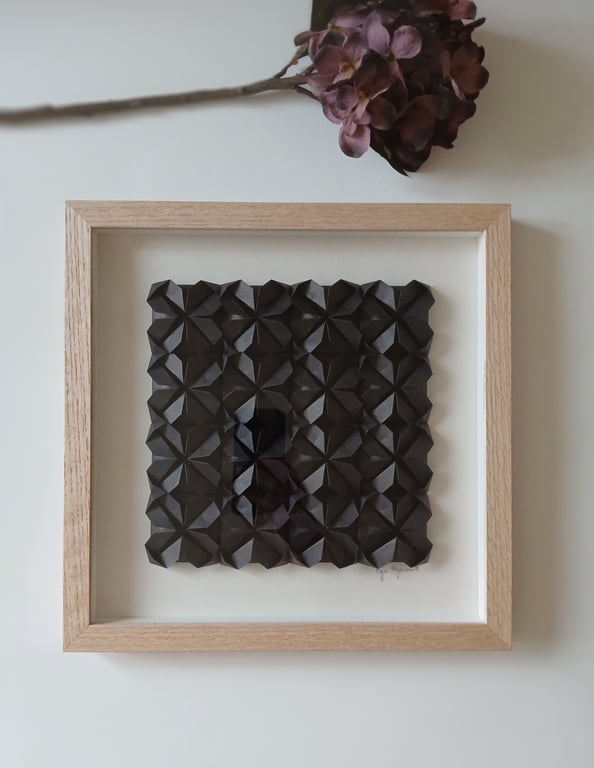 30x30cm foldet værk, Brun, indrammet 