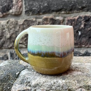 Hånddrejet kop med hank  – produktbillede