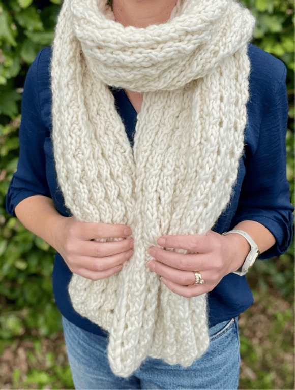 Holly Scarf strikkeopskrift billede 4