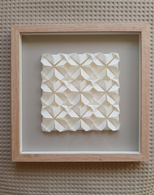 30x30cm foldet papirværk, indrammet 