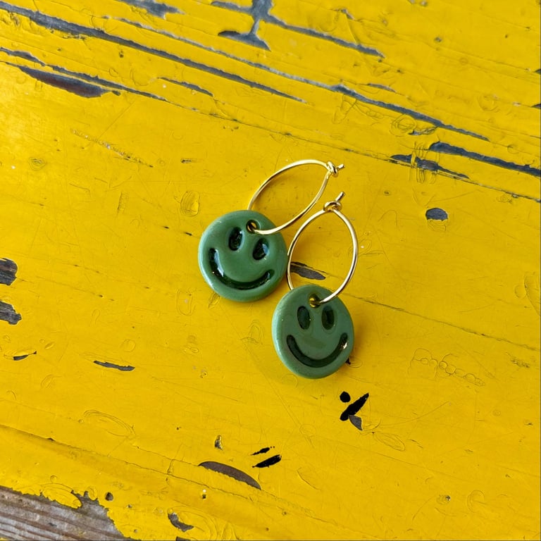 Ørering grøn smiley m. mørkegrønt ansigt 