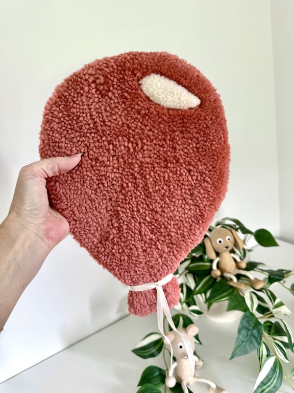 Tuftet farverig ballon (stor)- Håndlavet vægkunst i 100% uld. billede 2