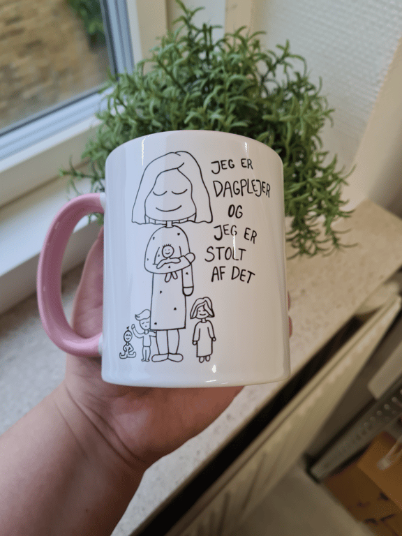 Krus: Jeg er dagplejer og jeg er stolt af det Rosa billede 2