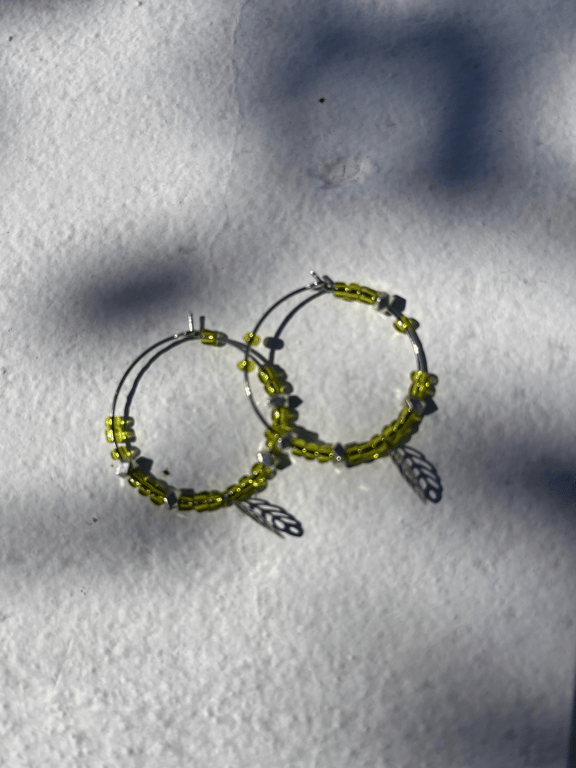 Creoles med grønne perler og blade billede 2