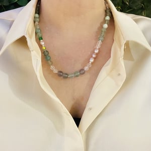 Bjergkrystal og Grøn Fluorit halskæde – produktbillede