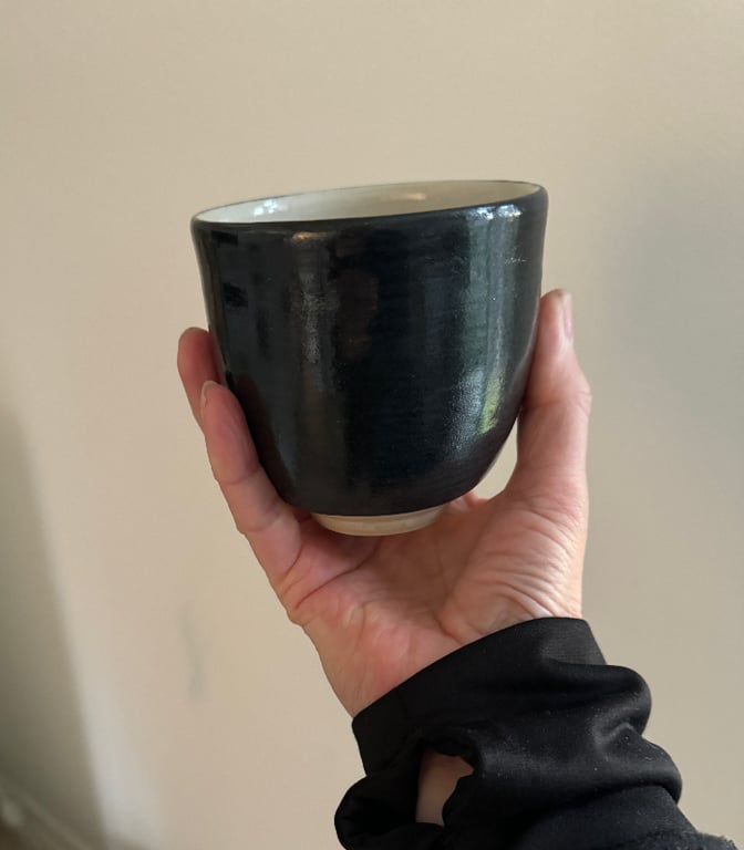 Krus med fod, sort/hvid billede 3