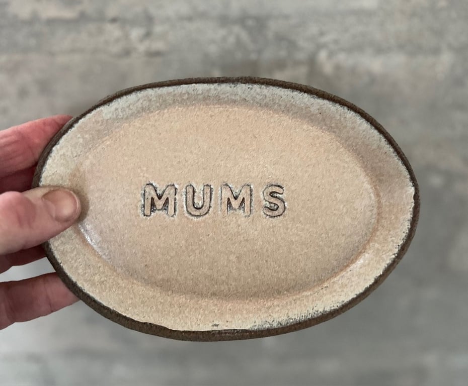 Lille fad med tekst - MUMS - vanilie