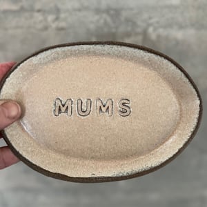 Lille fad med tekst - MUMS - vanilie – produktbillede