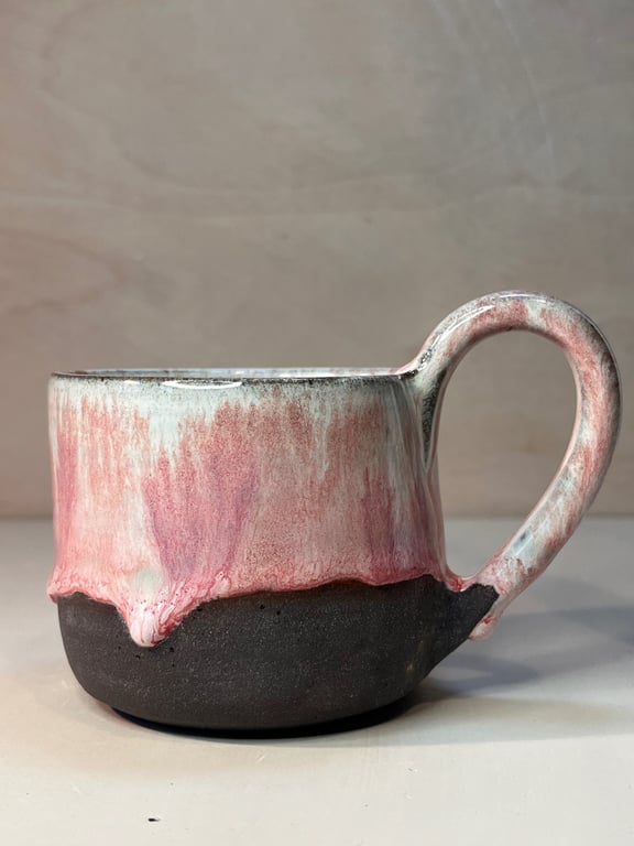 Hjerteformet kop. 310 ml. H: 7 cm