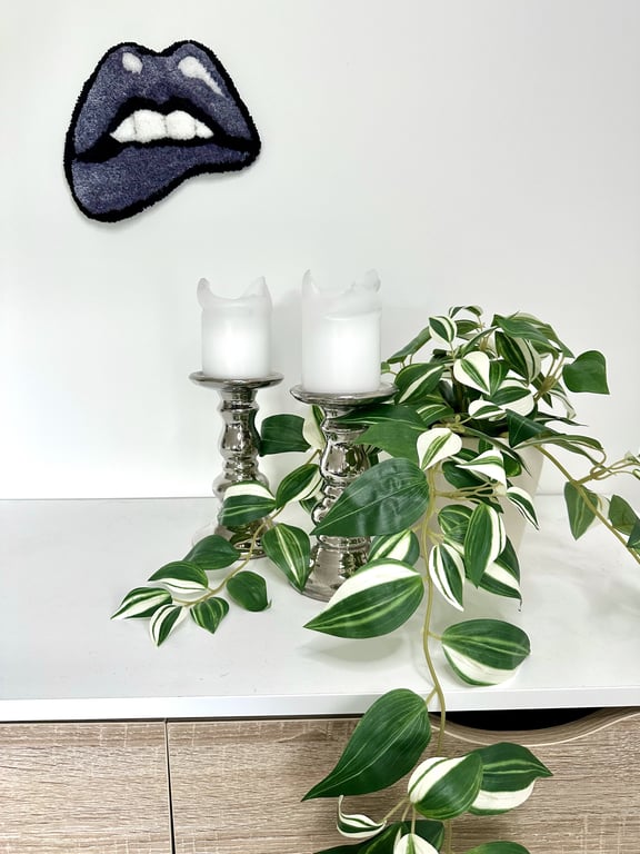 Tuftet læber som vægophæng – håndlavet i 100% akryl billede 3