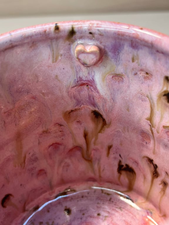 Kysse krus, 390 ml. H: 9,5 cm billede 3