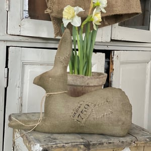 Håndsyet vintage hare. – produktbillede