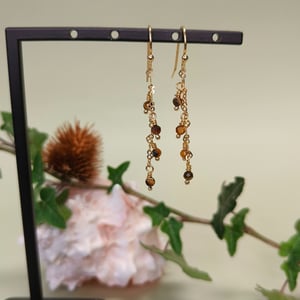 Blomster på hjertestien - brun – produktbillede