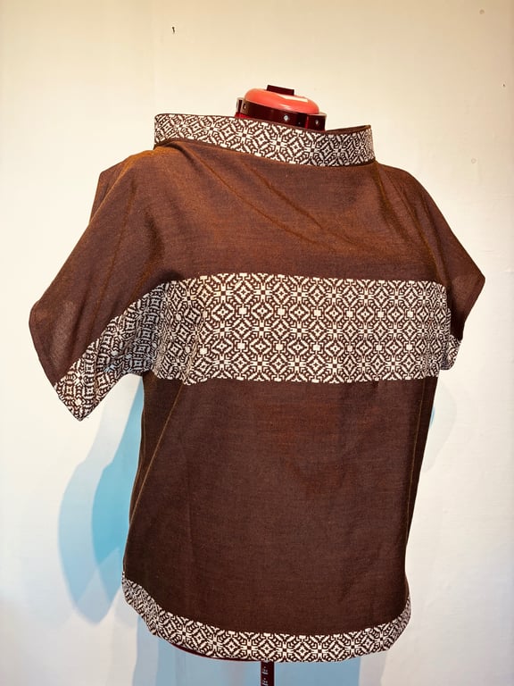 Brun Trine-bluse med korte ærmer billede 3