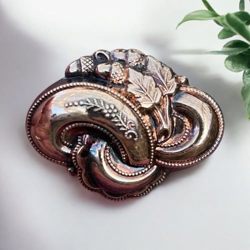 Forgyldt broche (1)