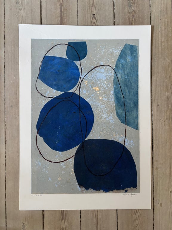 Blå sten ved stranden  billede 2