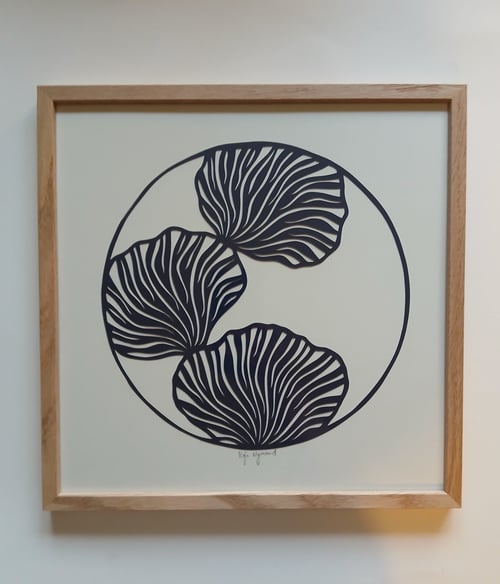 30x30cm papercut, Marineblå, indrammet 